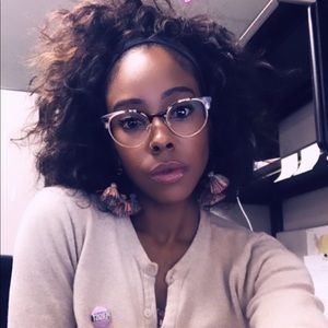 Meet your Posher, Brittney